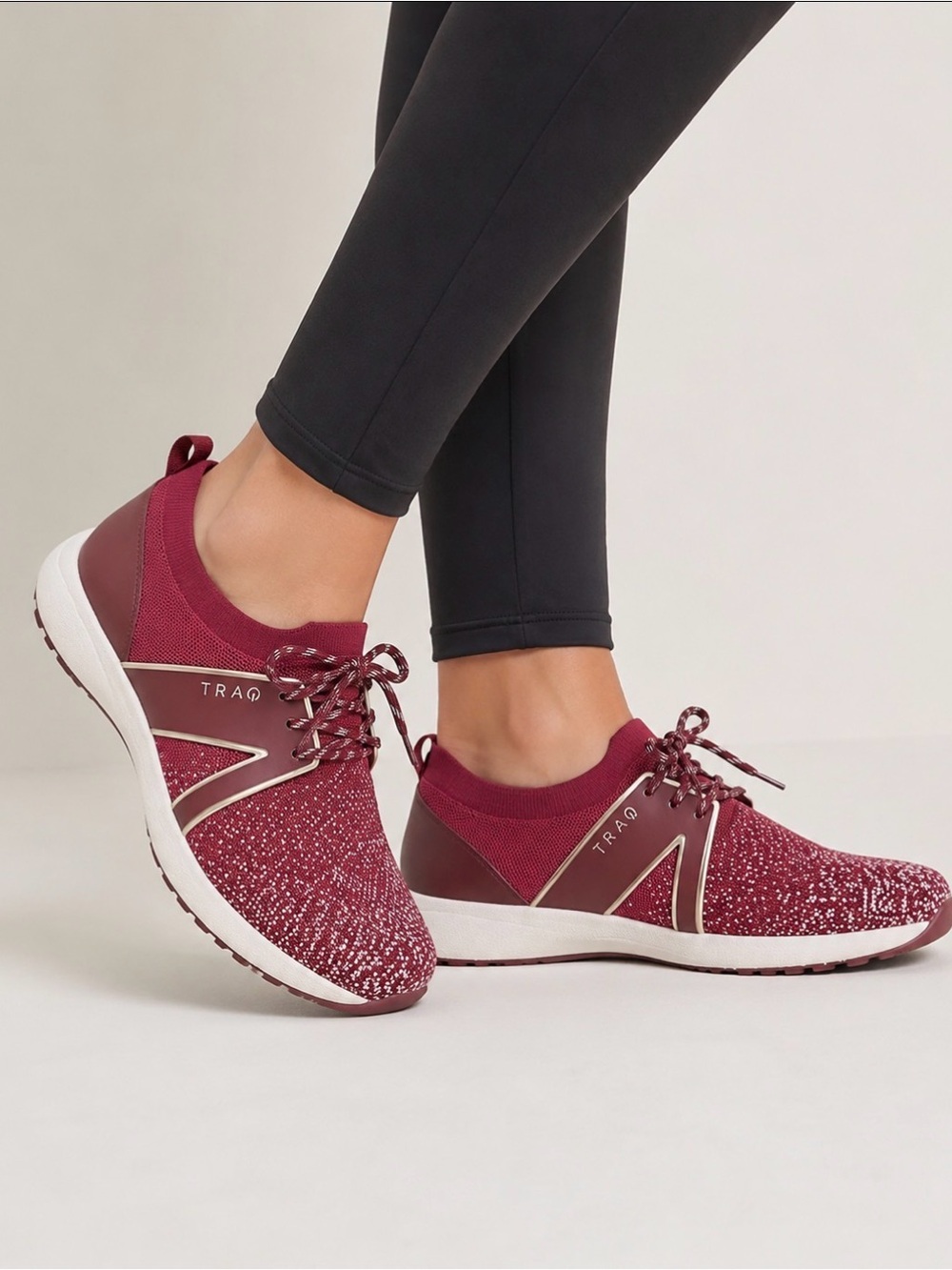 TRAQ by Alegria QOO-501 Burgundy Knit Walking Sneakers EU 40 US 9 9.5 Women